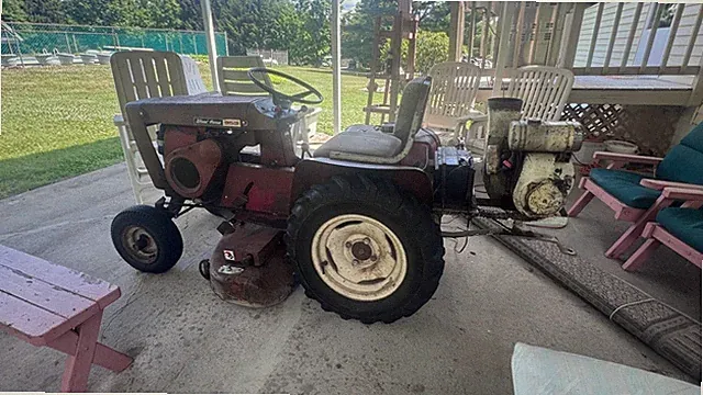 Wheelhorse 953 garden tractor and accessories, 48" mower deck, 48" snow plow
